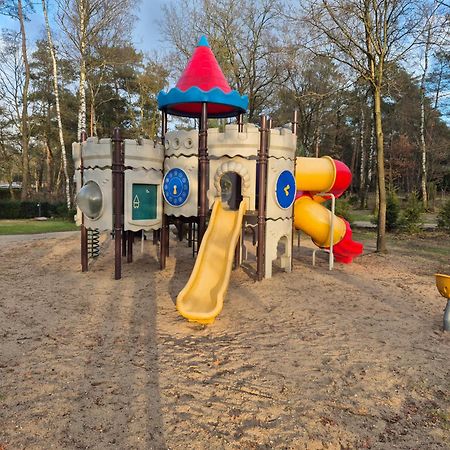 Het Veluwse Boshuisje Knus Chalet Met Omheinde Tuin Op De Veluwe Хундерло Екстериор снимка