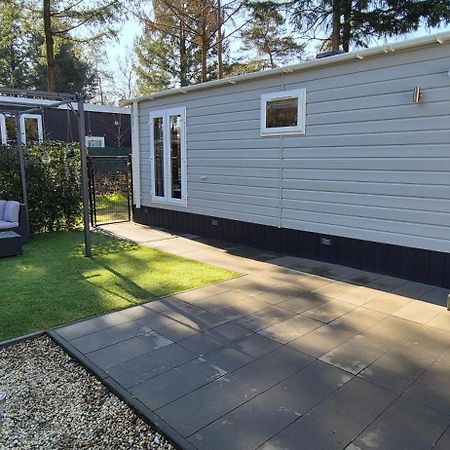 Het Veluwse Boshuisje Knus Chalet Met Omheinde Tuin Op De Veluwe Хундерло Екстериор снимка